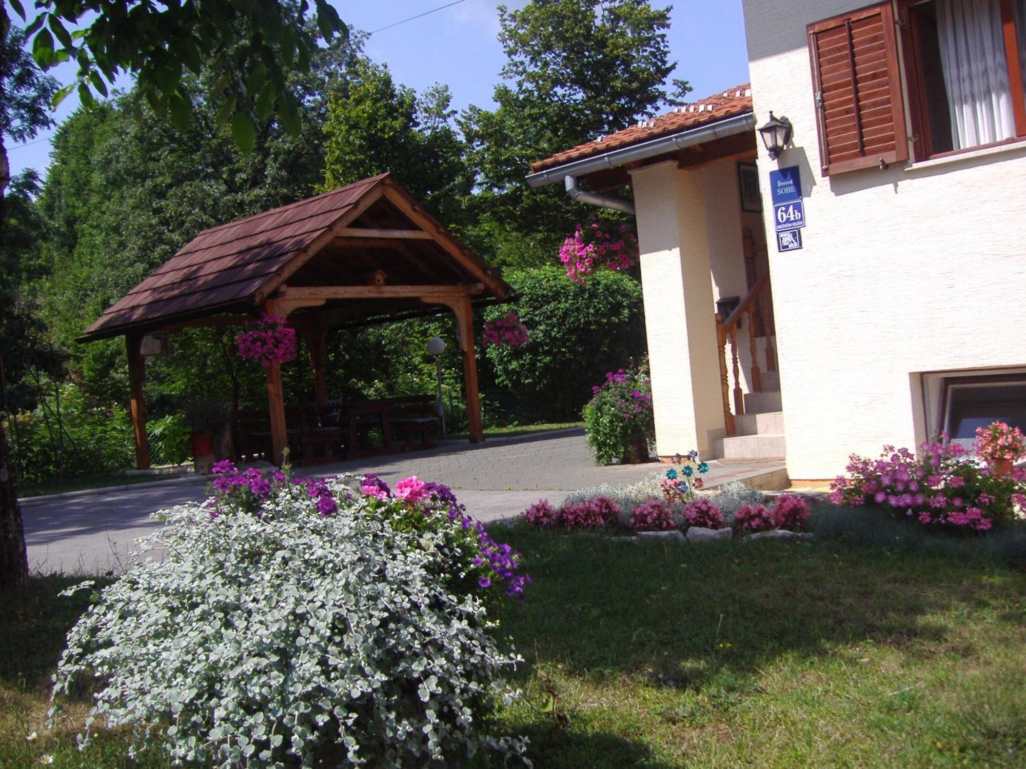 Guesthouse Hodak Seliste Dreznicko Exterior photo